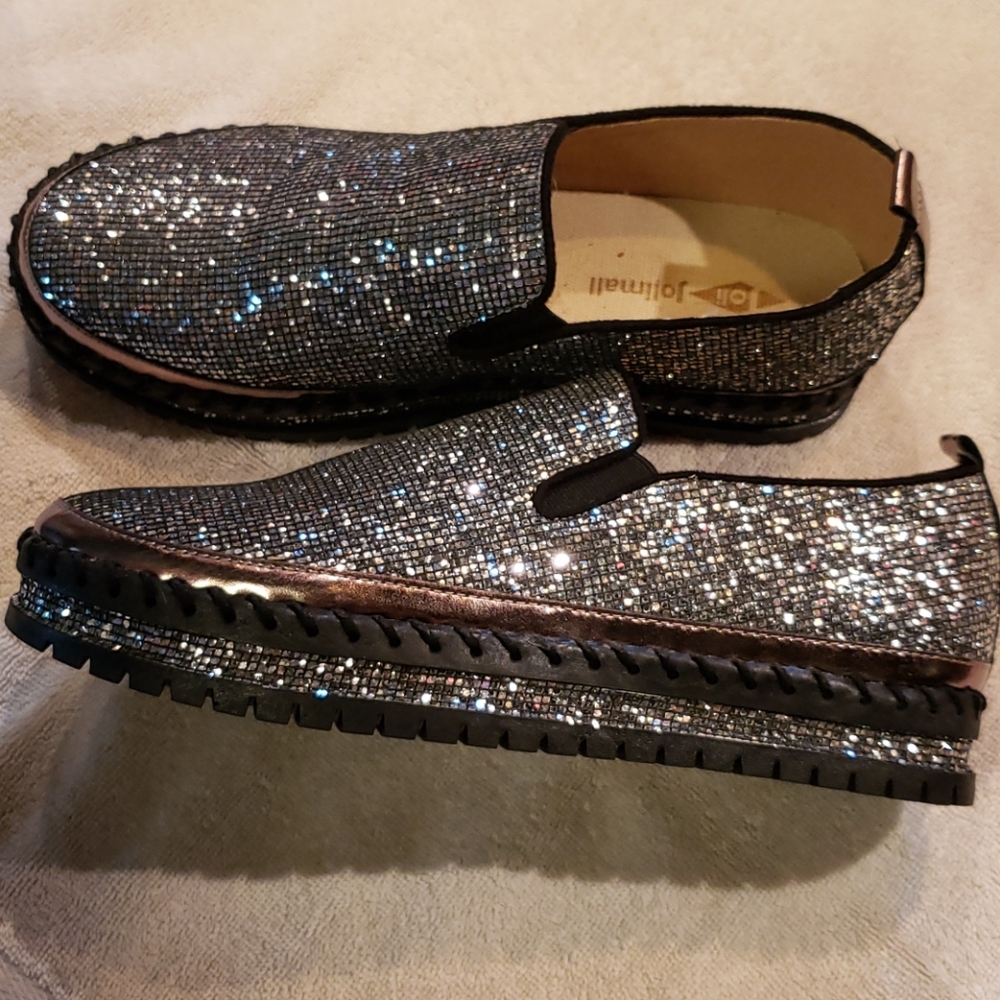 Shoes - Picture 4 of 4